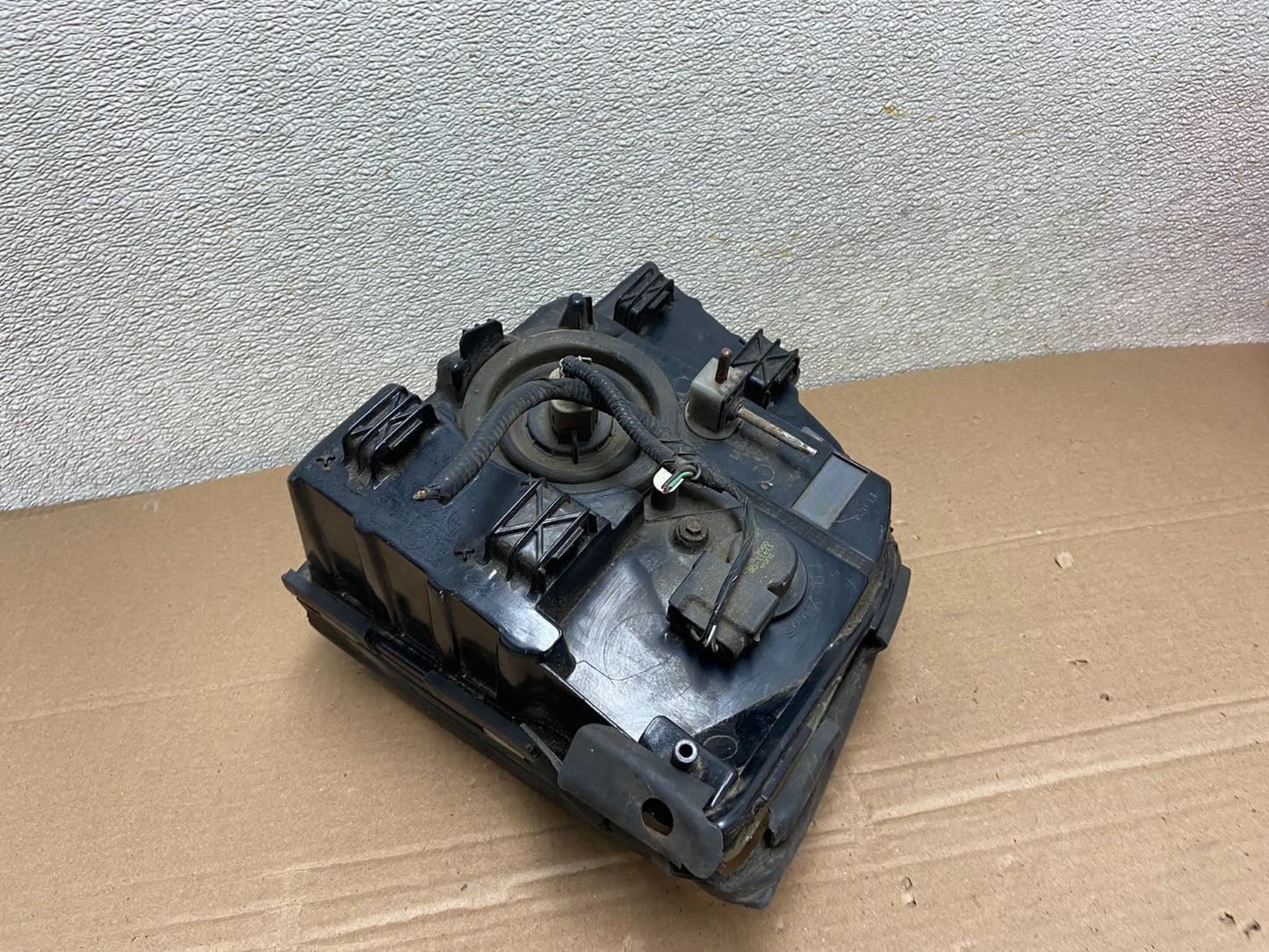 2006-2010 Mercury Mountaineer Right Passenger Rh Side Halogen Headlight AB12696