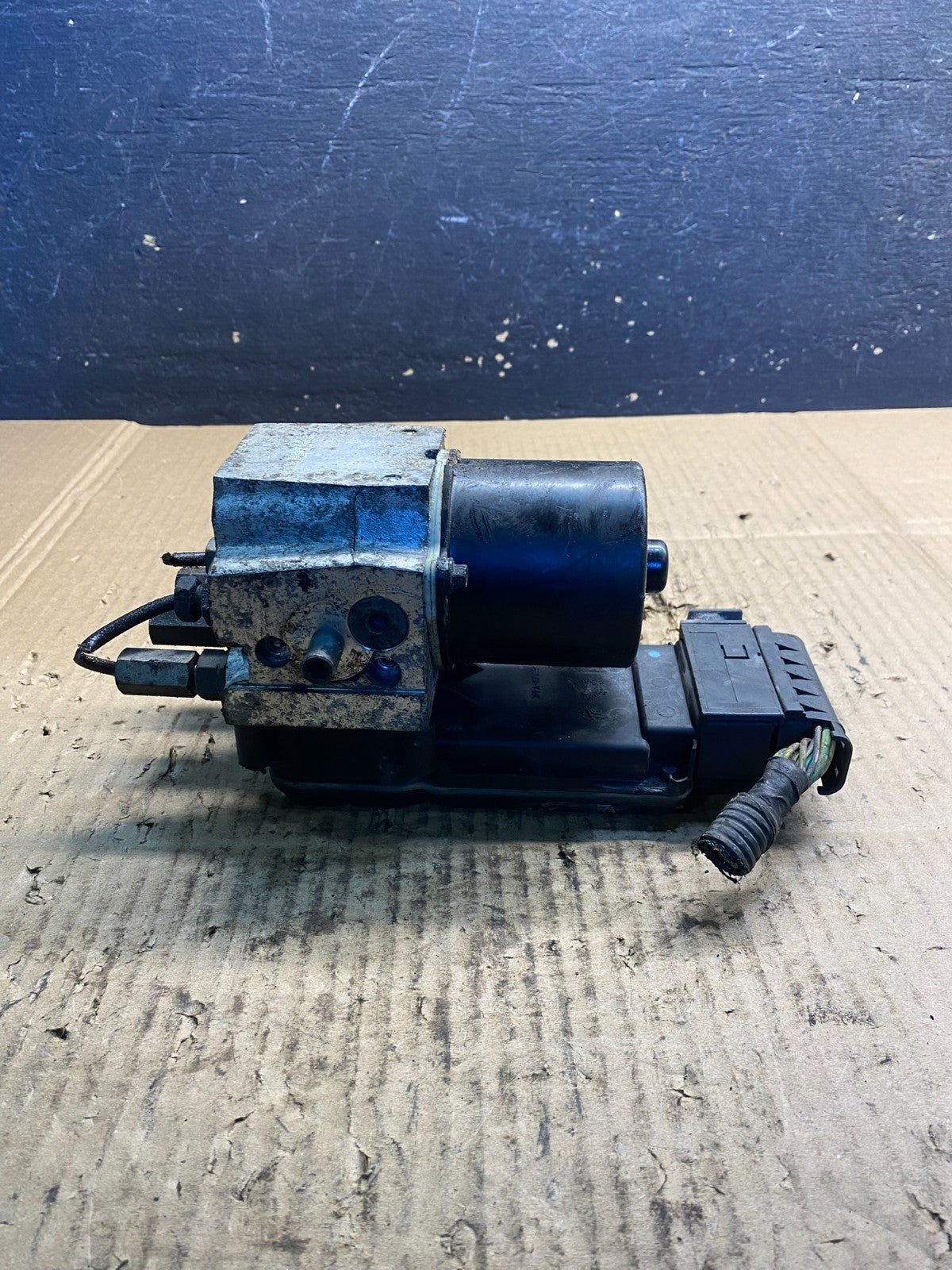 2003 2007 Ford E250 E350 Anti-Lock ABS Antilock Brake Pump AB3509 DG4