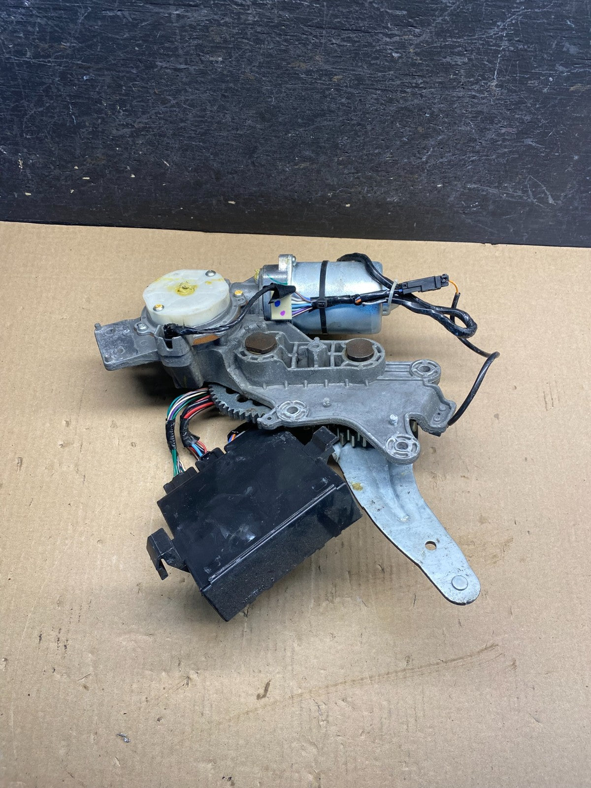 GMC Acadia Yukon Tahoe Rear Trunk Liftgate Power Motor Actuator AH4650 DG1