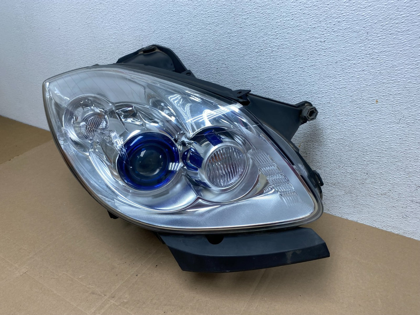 2008-2012 Buick Enclave Right Passenger Headlight Xenon Hid Two Ballast AE48491