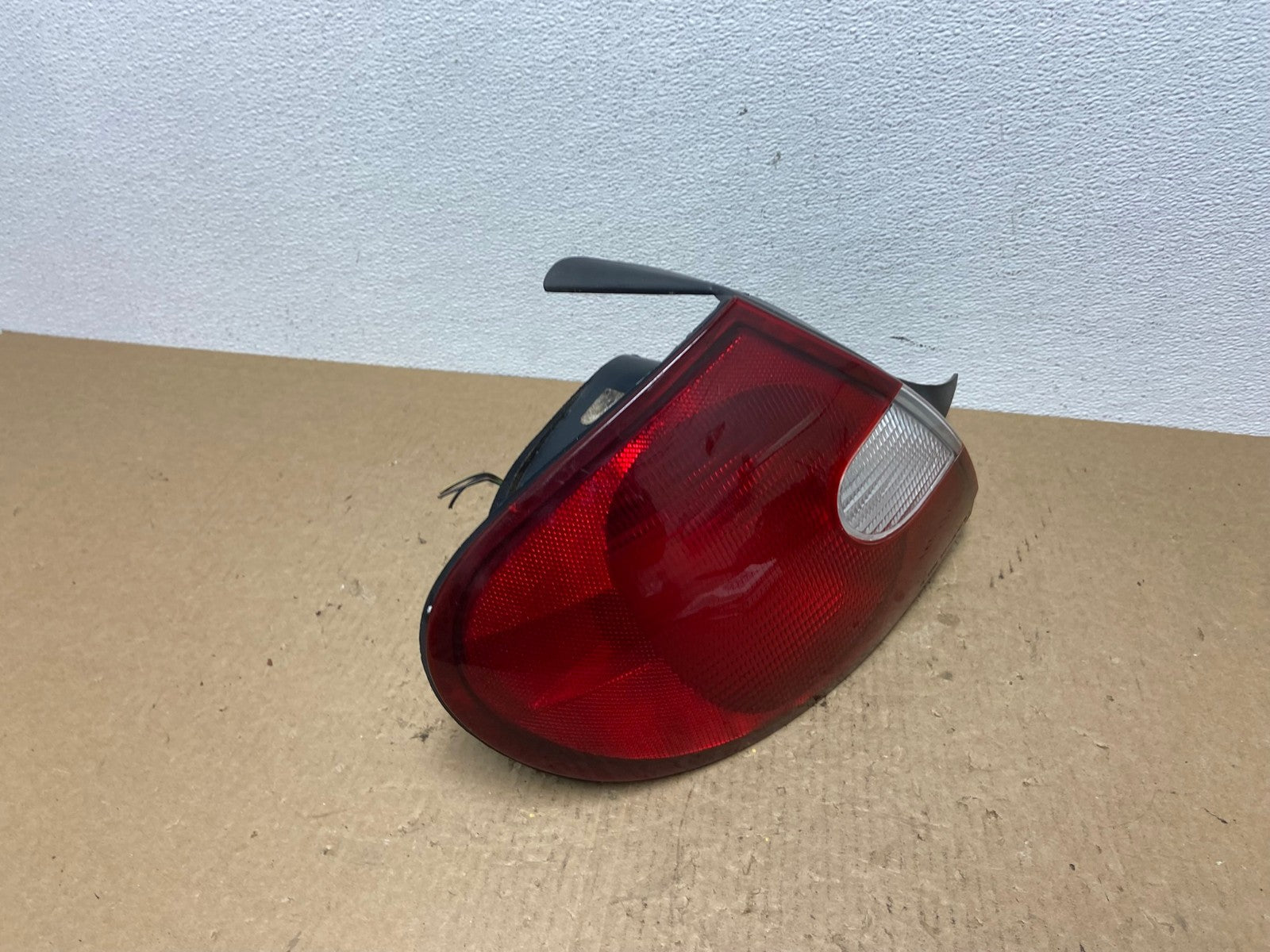 2000 2001 2002 Dodge Neon Left Driver LH Side Tail Light Oem AC1378 LK2