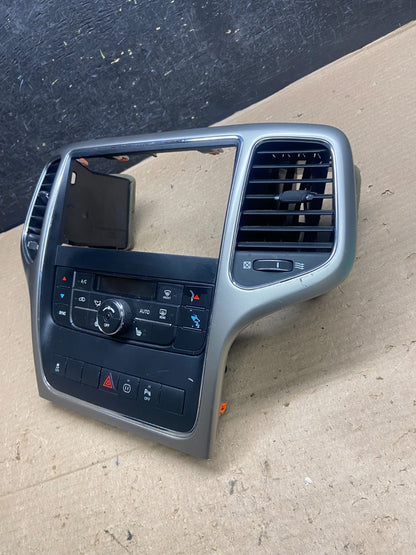 2011-2013 Jeep Grand Cherokee Center Radio Climate Control Bezel Vent AH5332 DG4