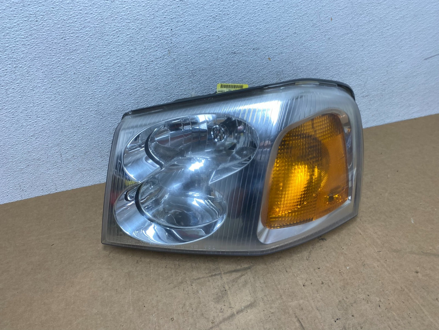 2002 to 2009 Gmc Envoy Left Driver Lh Side Headlight Halogen TYC AD6224 DW0