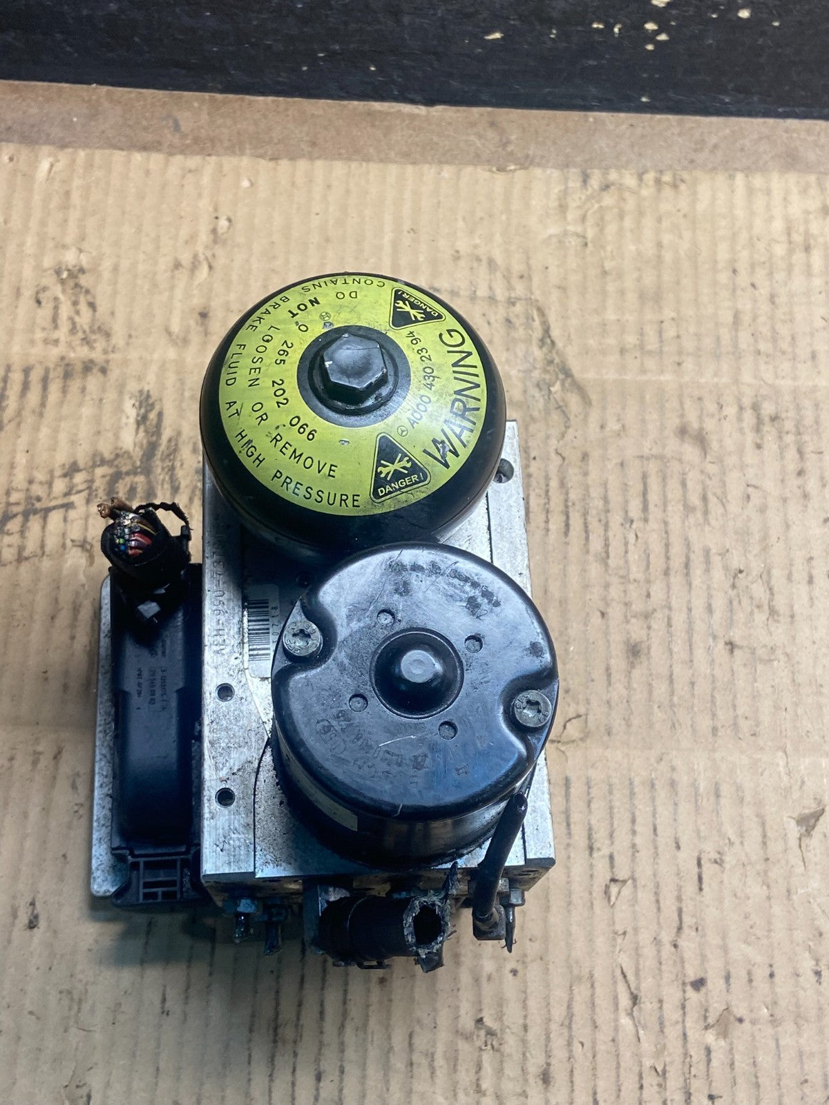 2003-2006 Mercedes R230 SL500 E550 ABS Anti Lock Brake Pump Module y4299 DG4