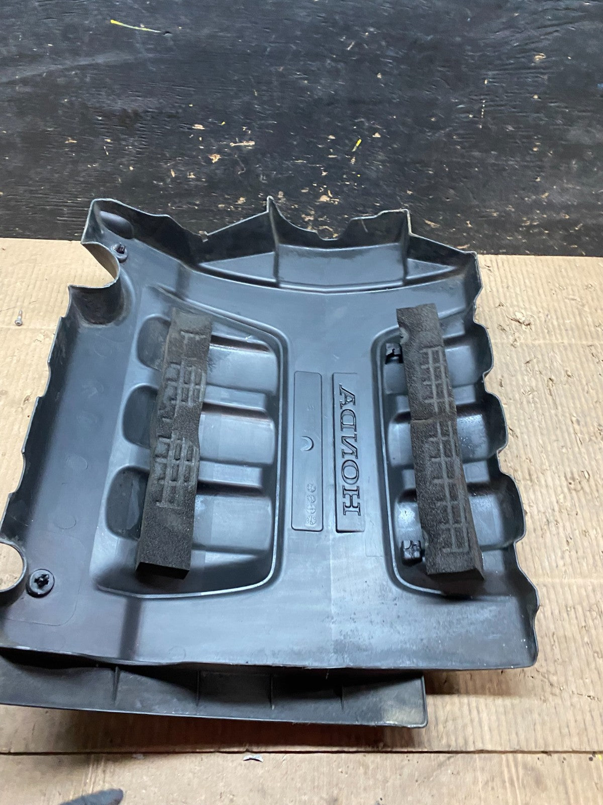 2005 to 2007 Honda Odyssey Black Engine Cover T9897 DG7