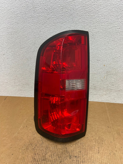 2015 to 2019 Chevrolet Colorado Left Driver LH Side Tail Light AE0226 DG0