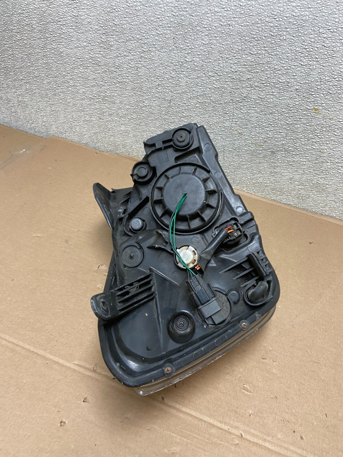 2010 to 2011 Kia Rio Left Driver LH Side Halogen Headlight AA9900 DG8