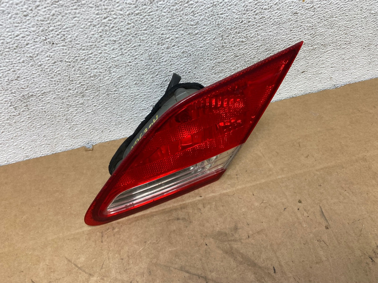 2008-2010 Toyota Avalon Right Passenger Side Tail Light Inner AD6304 LK2