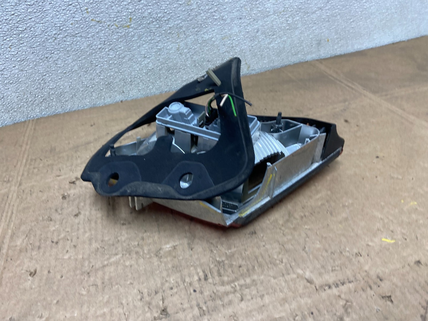 2002 2003 2004 2005 Saab 9-5 Sedan Right Passenger Inner Tail Light Oem Y6041 DW8