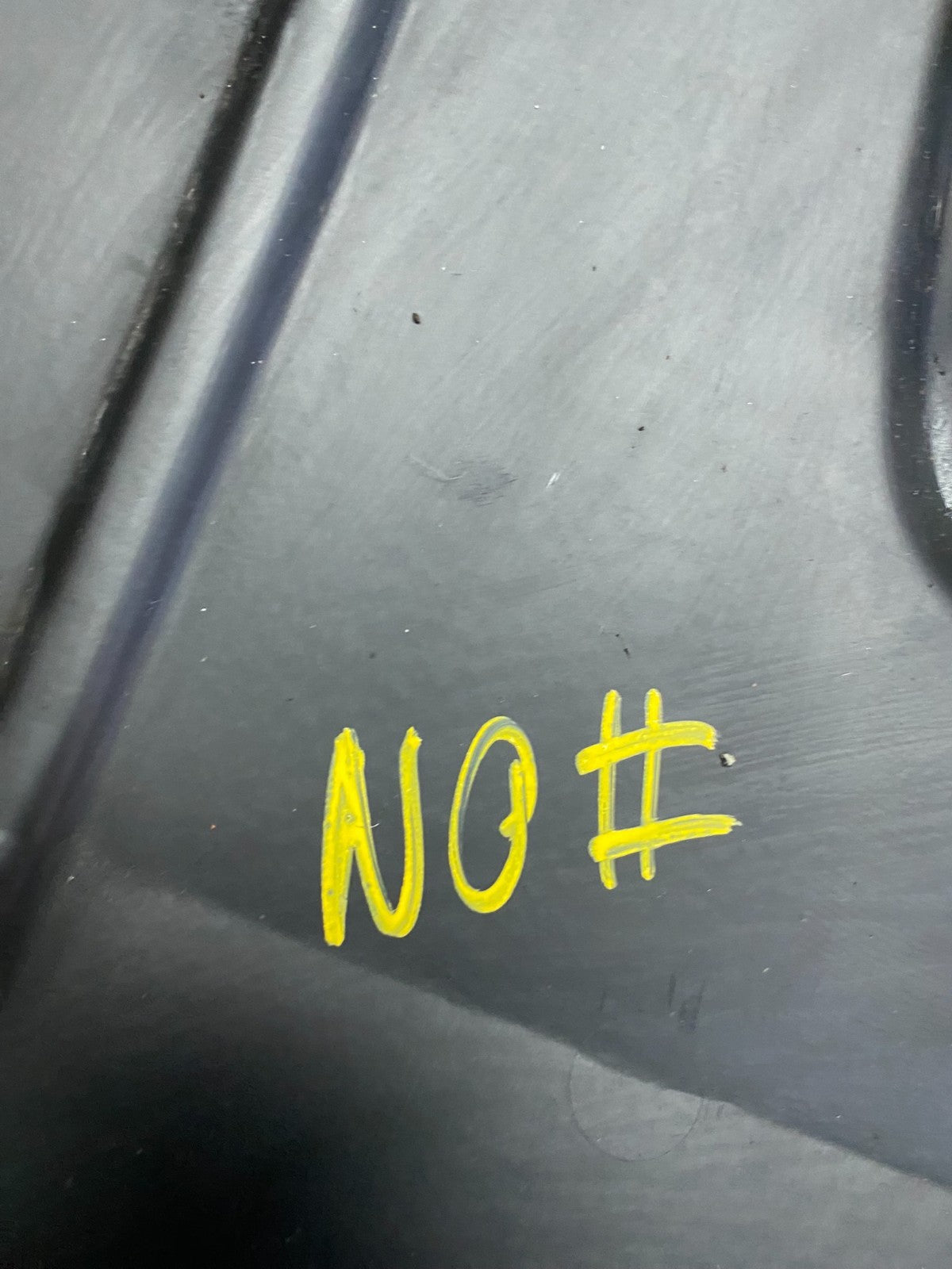 2005 to 2007 Honda Odyssey Black Engine Cover Q0319 DG8