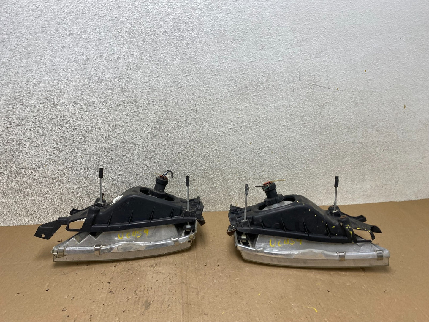 1997 - 1999 Nissan Maxima Left+Right Side Headlights Halogen OEM U0459 DW11