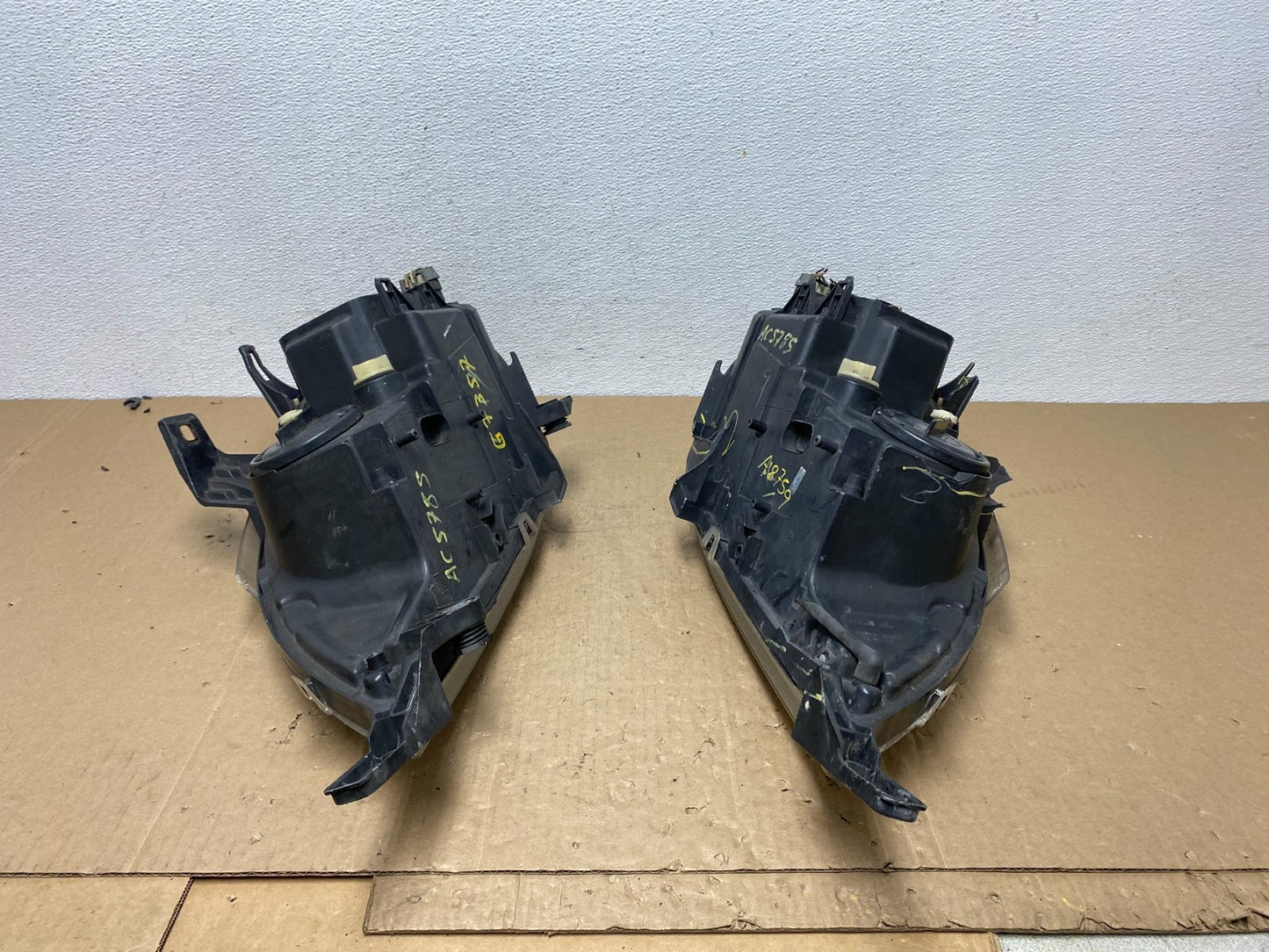 2002 - 2005 Mercedes ML ML350 ML500 Left+Right Side Halogen Headlights AC5785 DW17