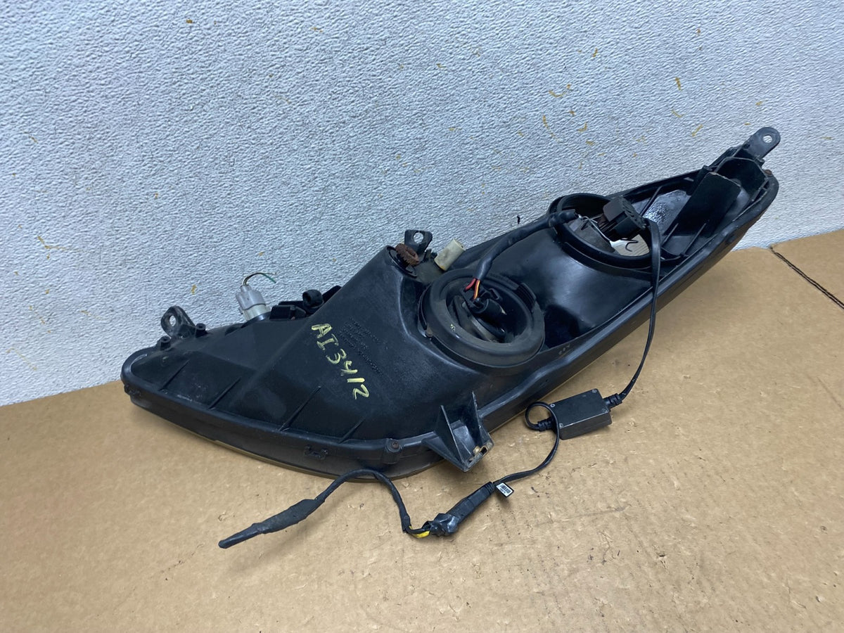 2000 to 2005 Toyota Celica Right Passenger RH Halogen Headlight AI3412 DW8