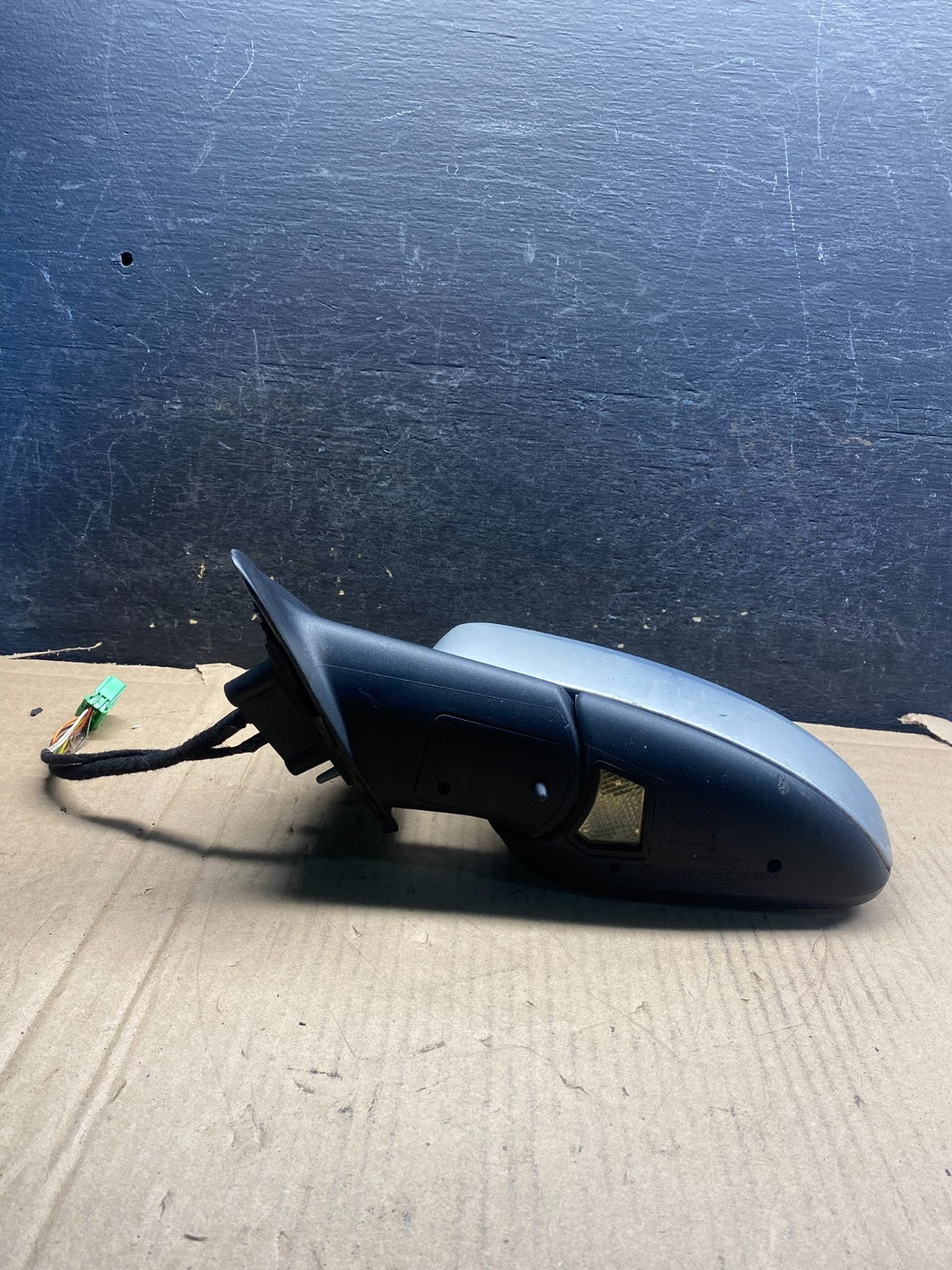 2000 to 2004 Volvo V70 Left Driver Side Door Mirror AJ0516 DG3