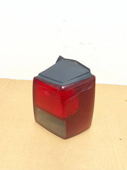 2006-2011 Mitsubishi Endeavor Right Passenger RH Side Tail Light AD2552 LK0