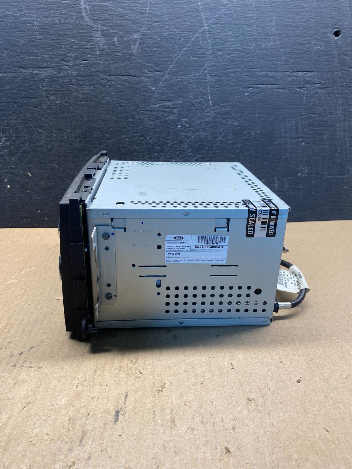 2011-2019 Ford E150 E250 E350 AM FM Radio Stereo Receiver AG1890 DG1