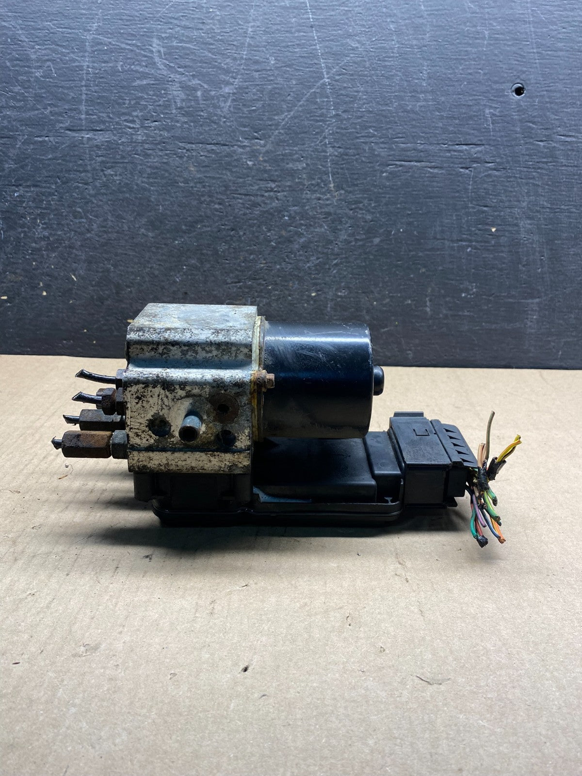 2004 2007 Ford E250 E350 Econoline Anti-Lock ABS Antilock Brake Pump AC9680 DG4