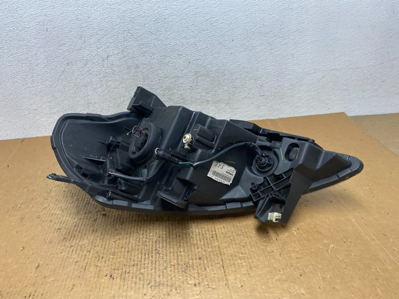 2008 to 2012 Nissan Versa Headlight Right Passenger Rh Side AE2878 DW5