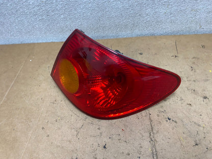 2003 to 2005 Toyota Corolla Right Passenger RH Side Tail Light Oem X7111 PS1