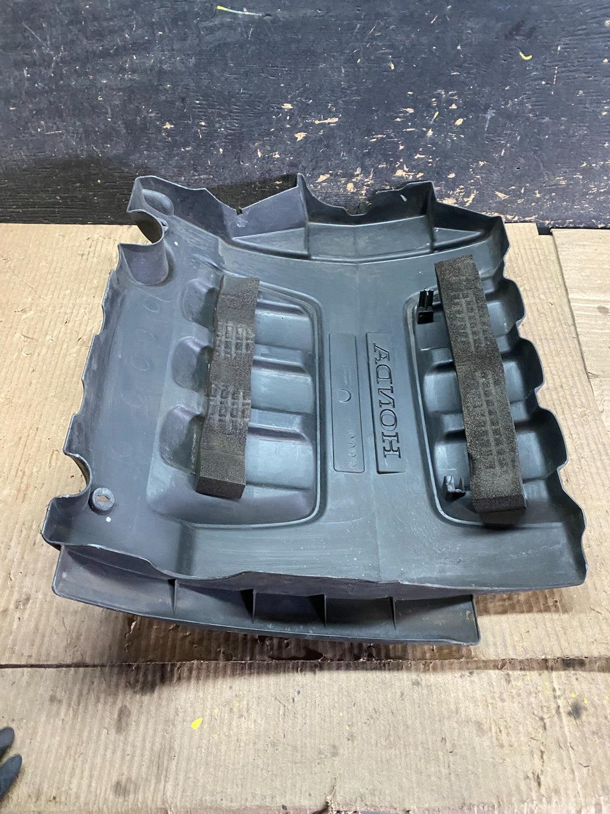 2005 to 2007 Honda Odyssey Black Engine Cover OEM w9850 DG7
