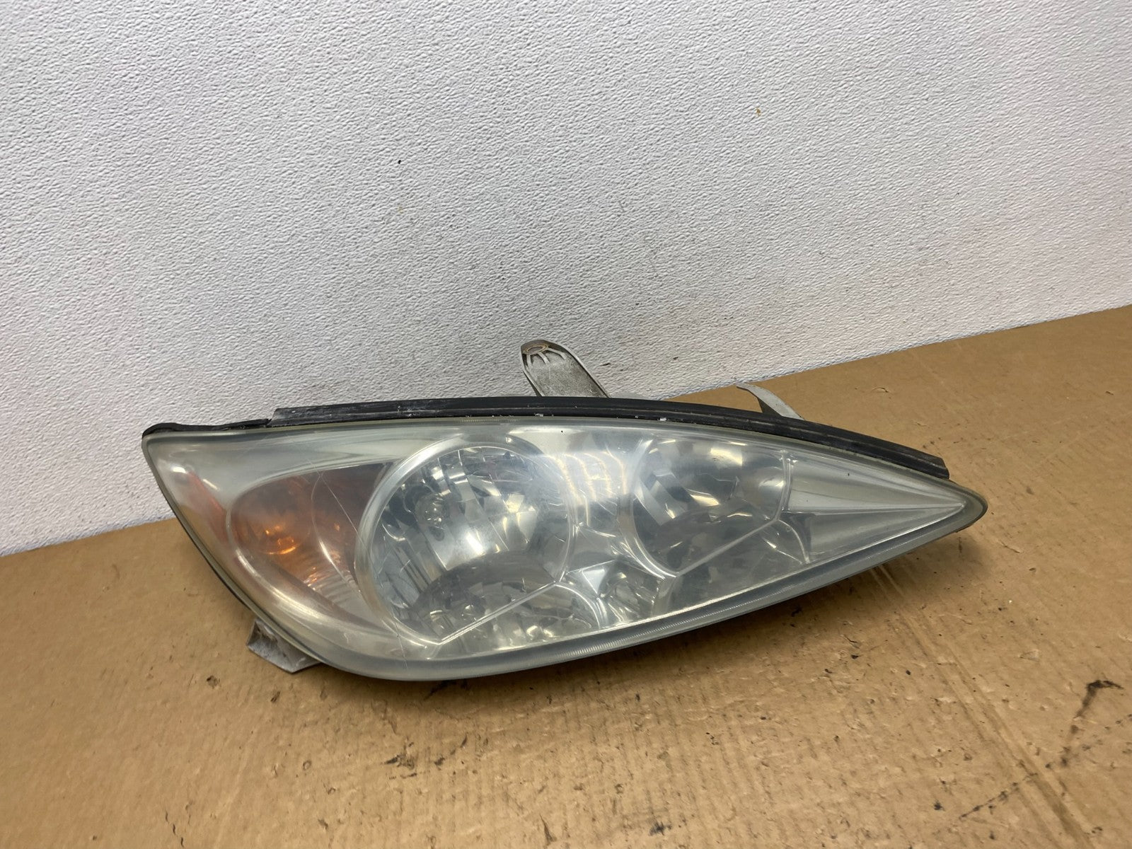 2002 to 2004 Toyota Camry Halogen Headlight Right Passenger Rh AC8158 DW0