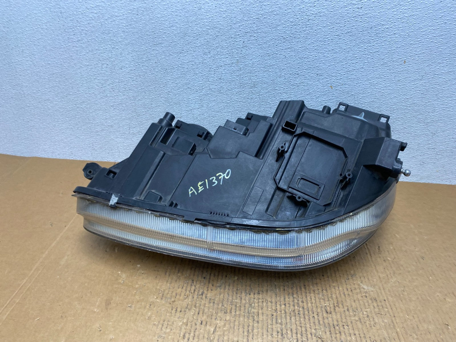 Halogen 2003 to 2006 Mercedes S-Class Right Passenger RH Headlight AE1370 DW7