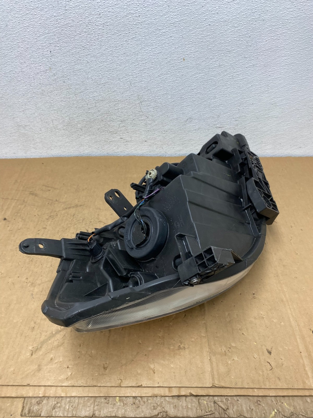 2008 to 2012 Nissan Versa Headlight Halogen Left Driver Lh Side AD1208 DW6