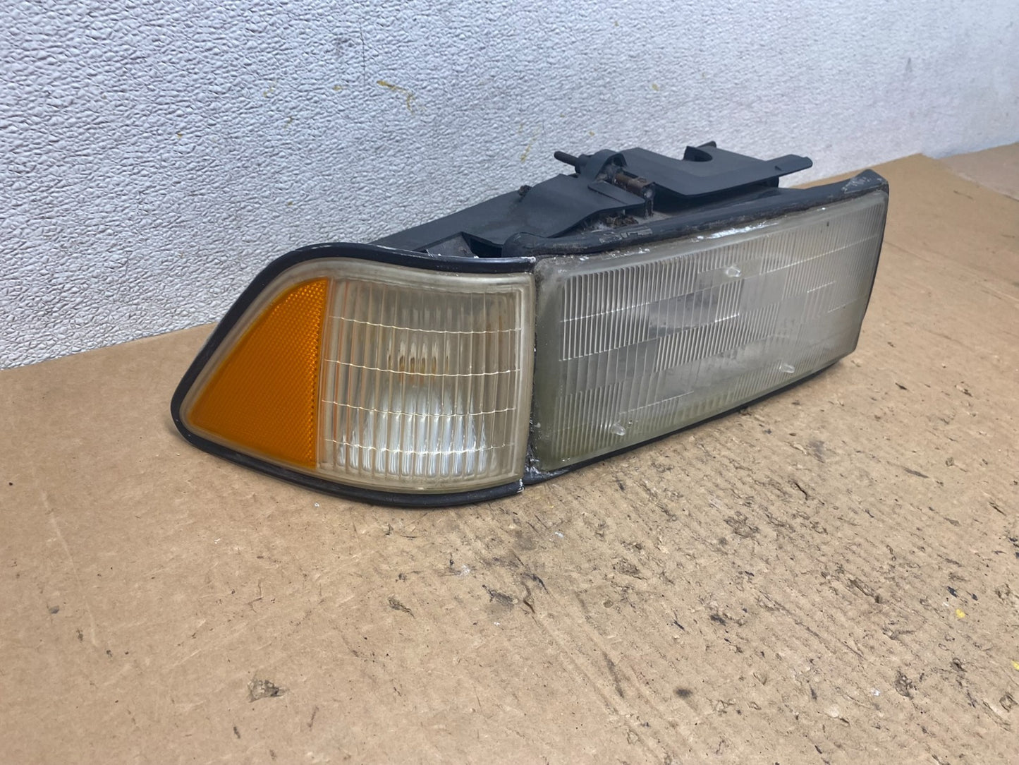 1989 to 1995 Dodge Spirit Right Passenger Halogen Headlight q8003 DG2