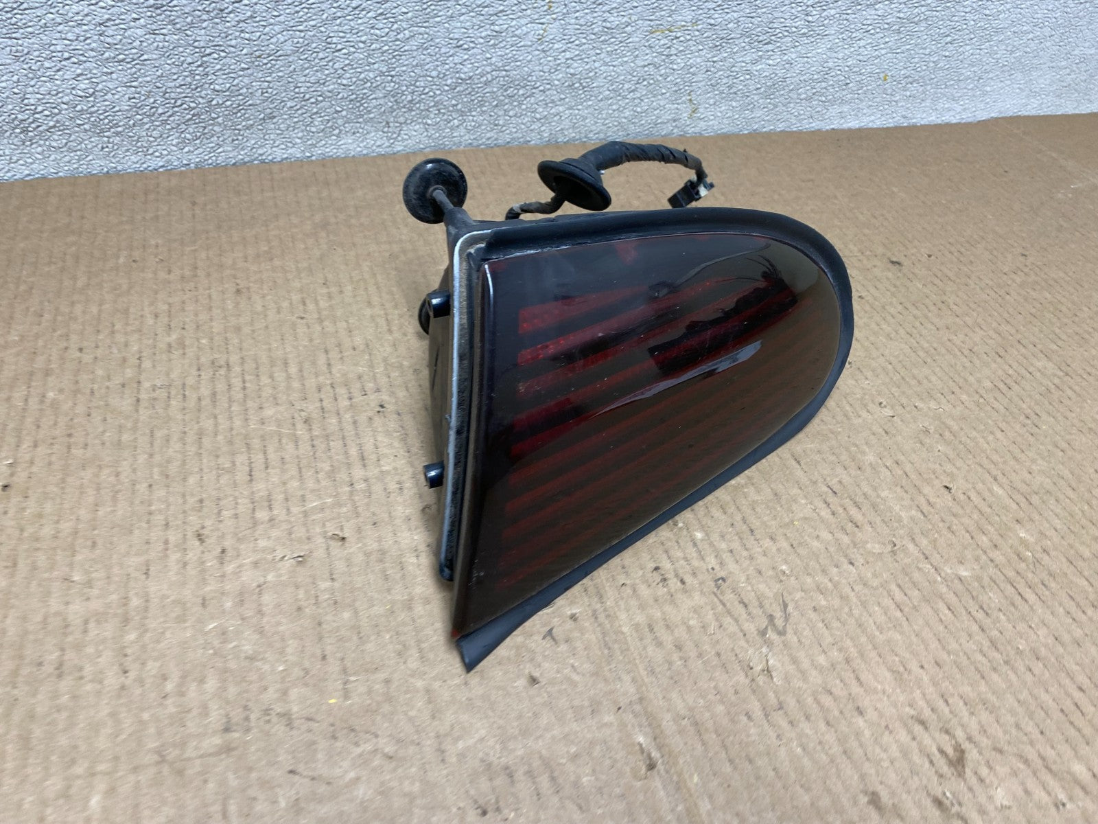 1995 to 2000 Oldsmobile Aurora Right Passenger RH Side Tail Light W3860 DW2