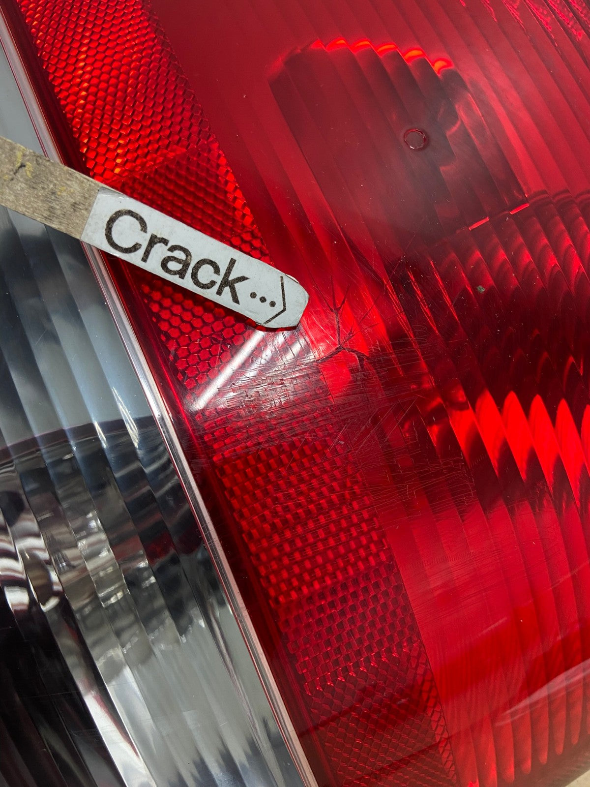 2004 - 2007 Dodge Grand Caravan Right Passenger Side Tail Light AG4622 LK4