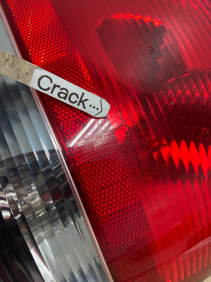 2004 - 2007 Dodge Grand Caravan Right Passenger Side Tail Light AG4622 LK4