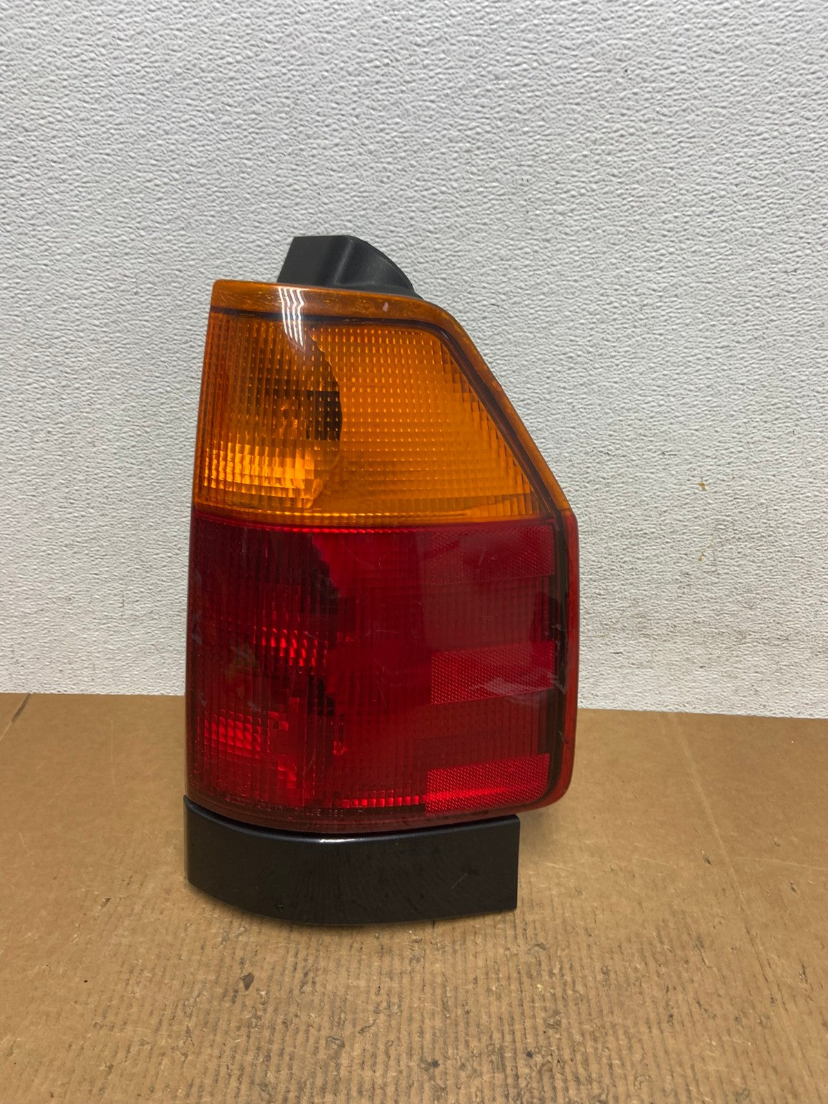 2002-2009 GMC Envoy Right Passenger RH Side Tail Light AE1497 LK0
