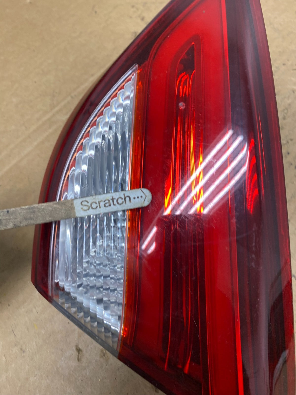 2015 to 2017 Chrysler 200 Sedan Right Passenger  Inner Tail Light Oem Q7518 DW4