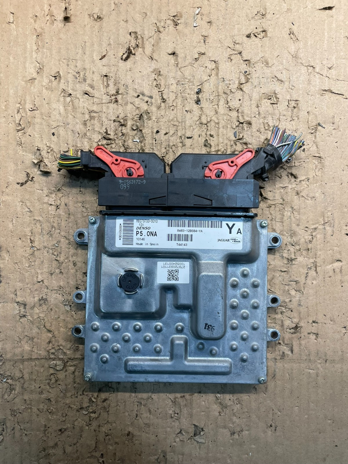 2010 to 2015  Jaguar XF Computer Brain Engine Control ECU ECM Module U1598  DG0