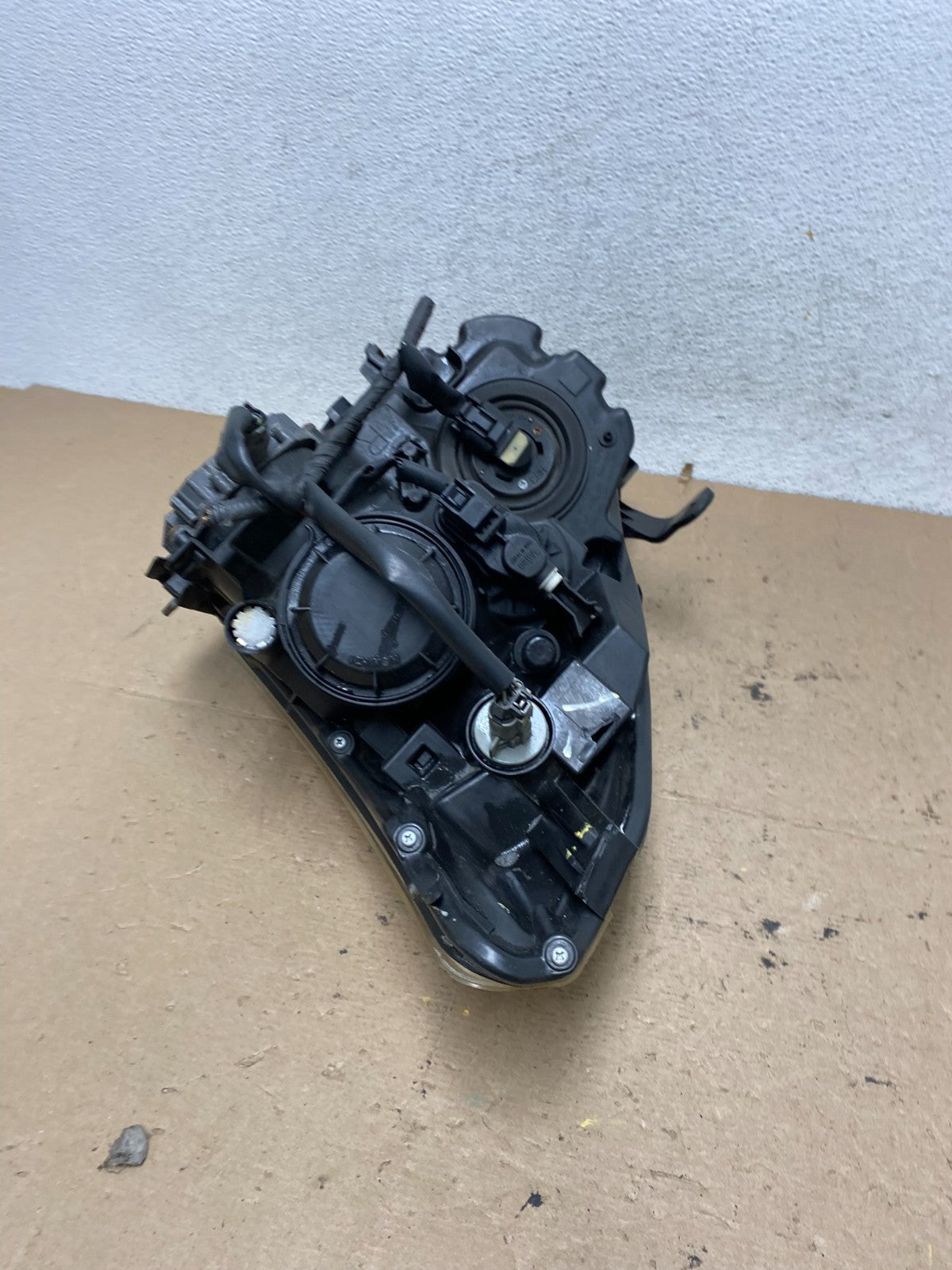 2009-2013 Nissan Rogue Right Passenger Xenon HID Headlight AF5694 DW8