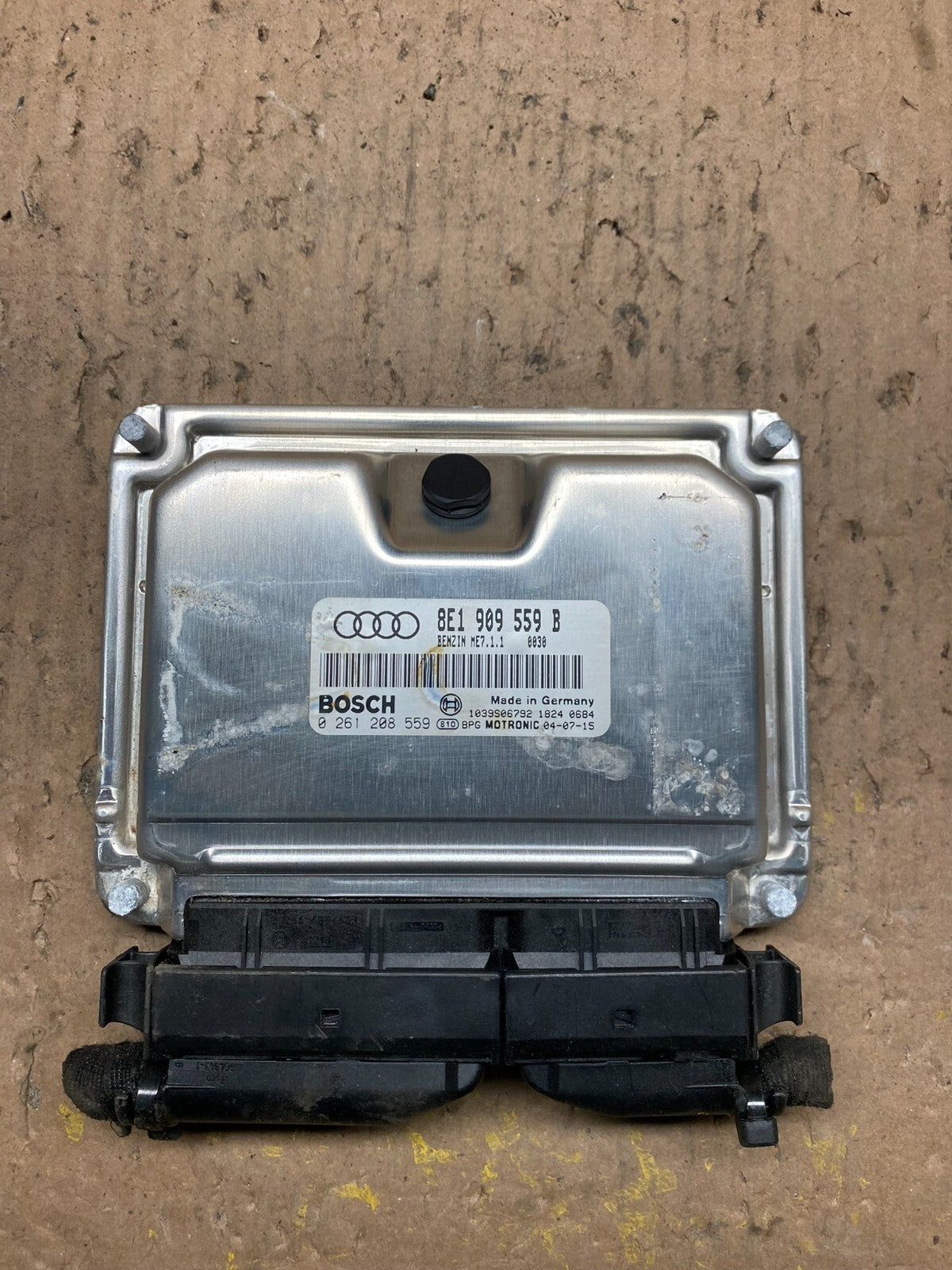 2002 to 2006 Audi A4 3.0L Engine Computer Module ECM 8E1909559B A6740 DG10