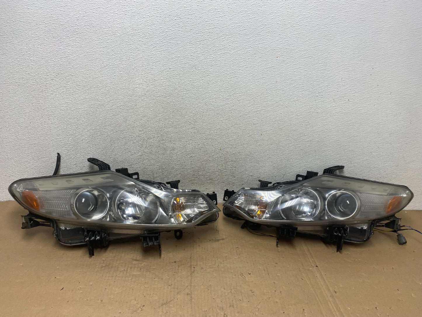 Halogen 2011 2012 2013 2014 Nissan Murano Headlights Left+Right AG4761 DW0