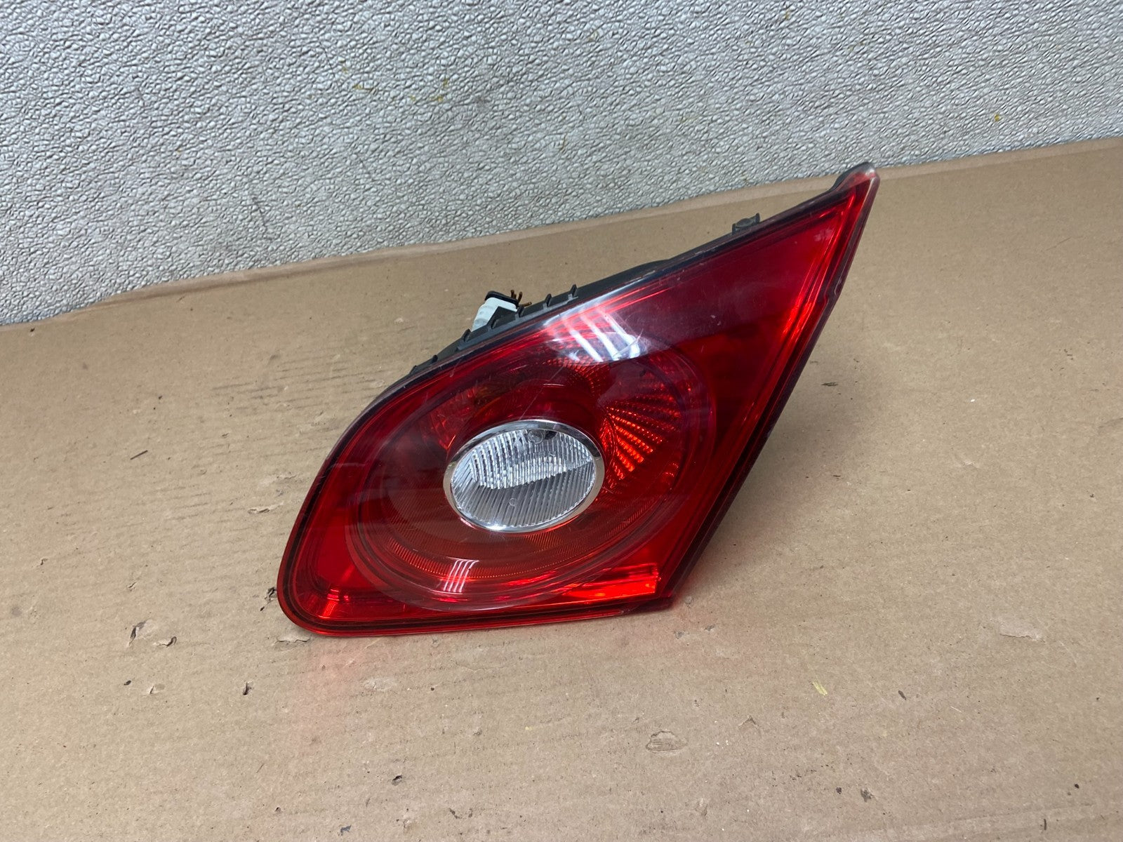 2009-2012 Volkswagen CC Right Passenger RH Side Tail Light Inner Trunk AA9910 LK0