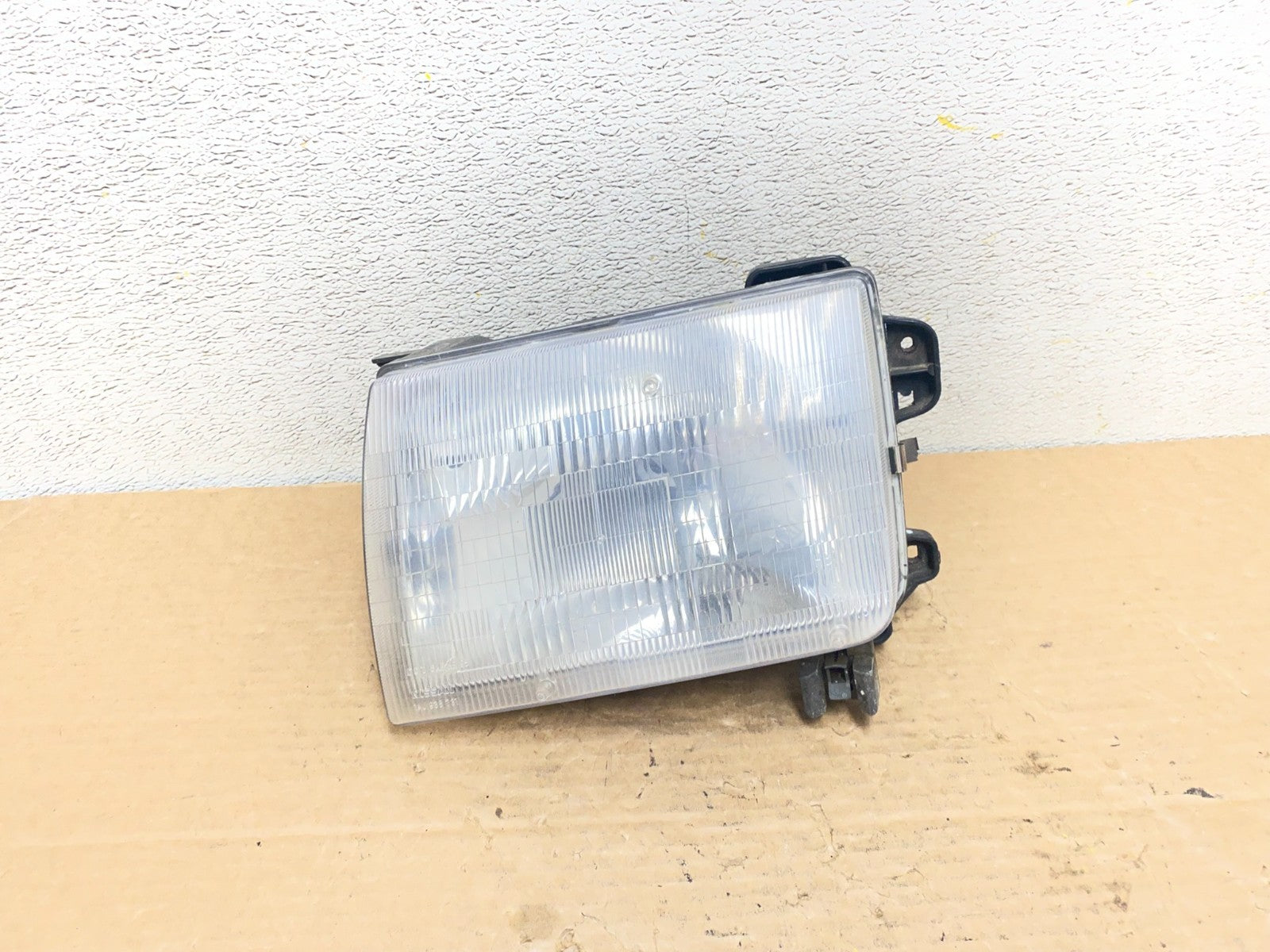2000-2001 Nissan Xterra Left Driver Lh Side Halogen Headlight Z2748 DW0