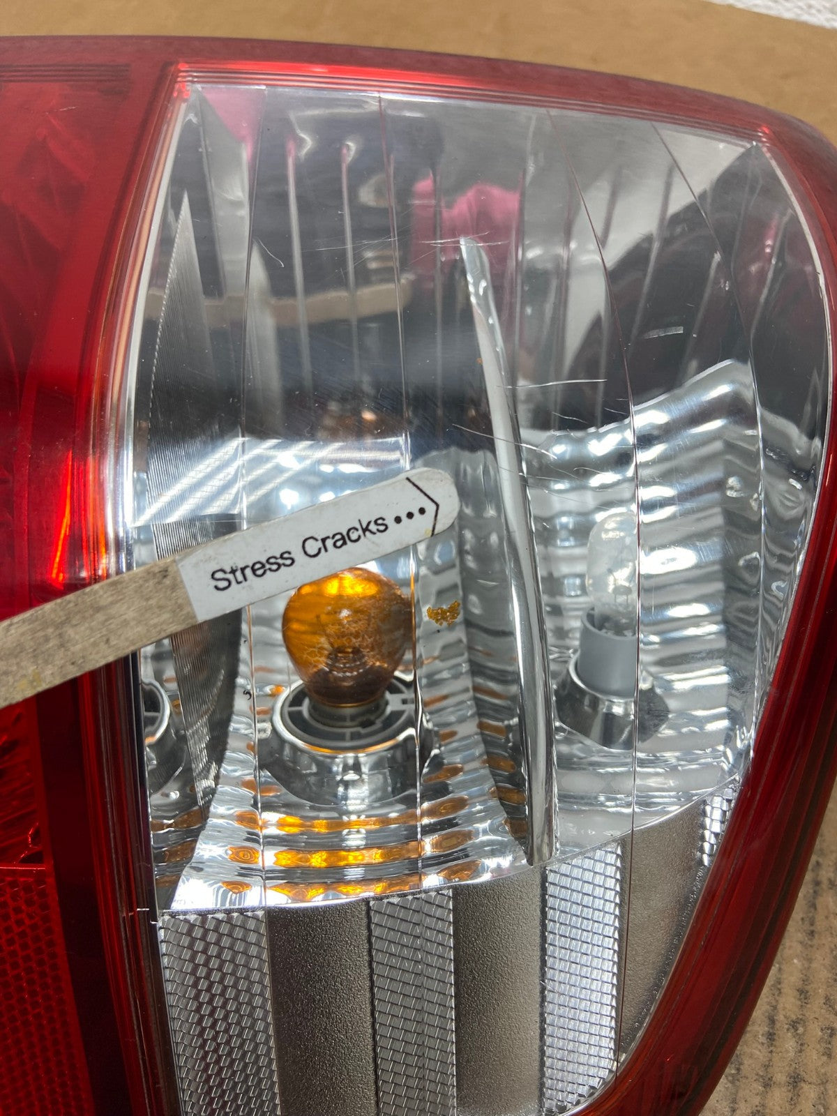2007 to 2010 Kia Sedona Right Passenger RH Side Tail Light AE2728 LK4