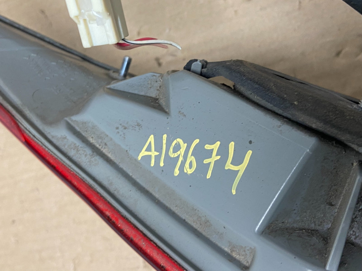 2011 to 2012 Toyota Avalon Left Driver Side Tail Light Inner AI9674 LK7