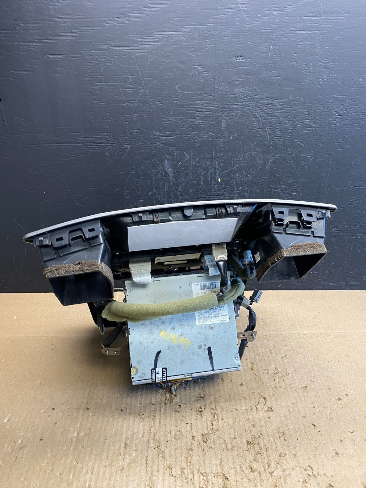 2008 to 2012 Nissan Armada Bose Radio CD Player A/C Climate Control OE ac4694 DG4