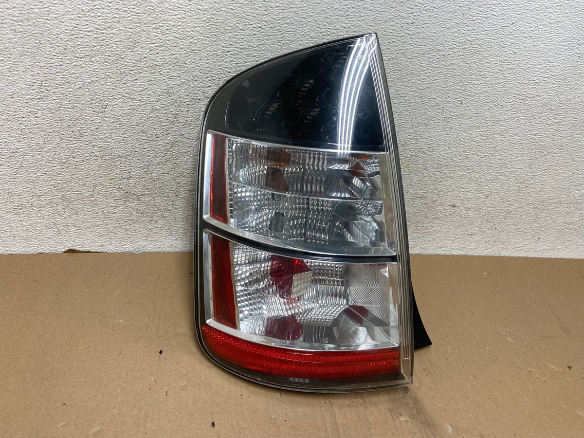 2004 2005 Toyota Prius Tail Light Left Driver Lh Side AH0696 LK0