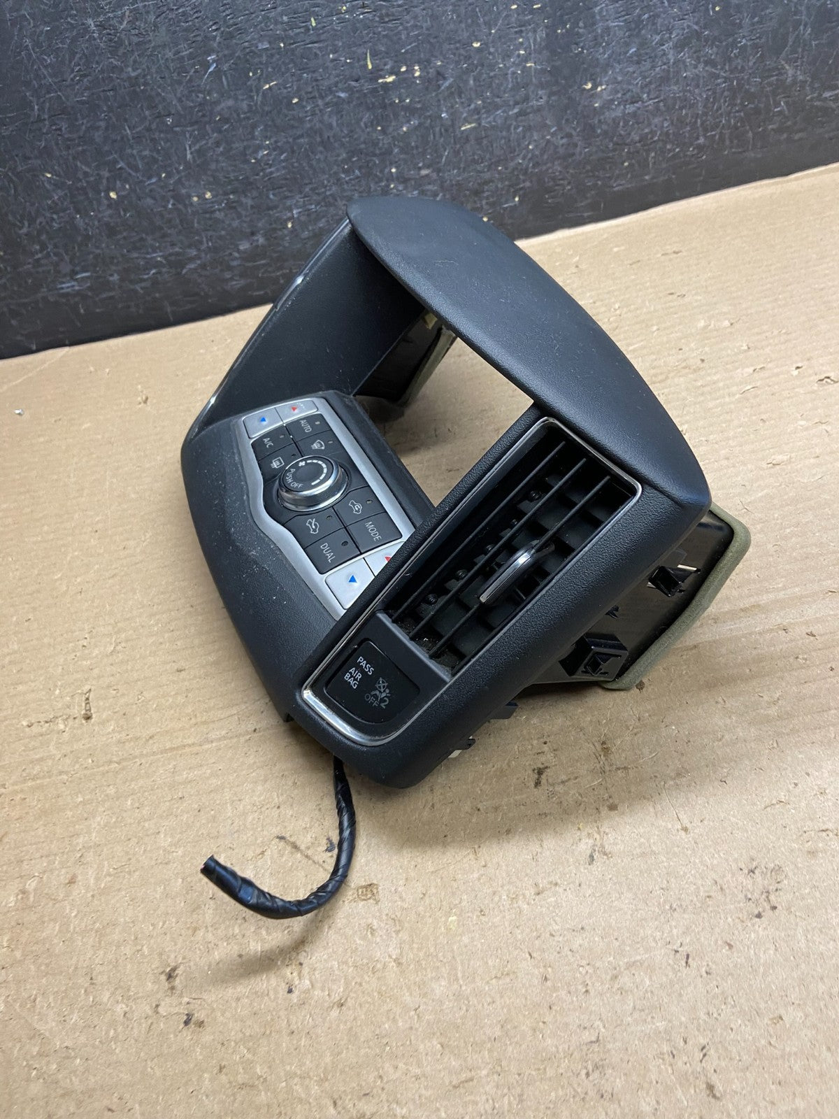 2009-2014 Nissan Maxima Center Console Climate Control Radio Bezel ah3771 DG3