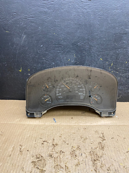 2004 to 2007 Chevrolet Express Speedometer Cluster Gauge OEM  v7364 DG0
