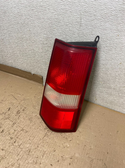 2003 2017 Chevrolet Express 1500 2500 3500 Right Passenger Tail Light U2349 DW1