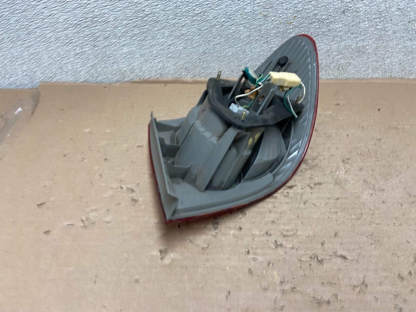2003 to 2005 Toyota Corolla Left Driver Lh Side Tail Light Oem AB0860 LK5