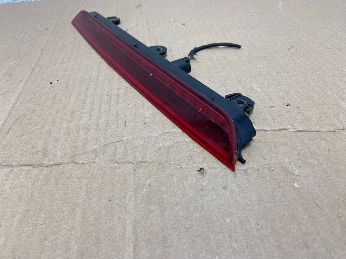 2007 to 2009 AUDI Q7 Rear Tailgate Spoiler W/ 3RD Third Brake Light OE ai1172 DG1