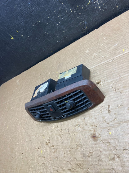 2004 to 2009 Cadillac SRX Front Center Dash A/C Air Vent W3084 DG1