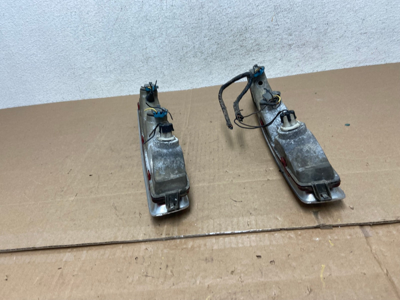 1994 to 1999 Cadillac Deville Left+Right Side Tail lights AE5051 LK6